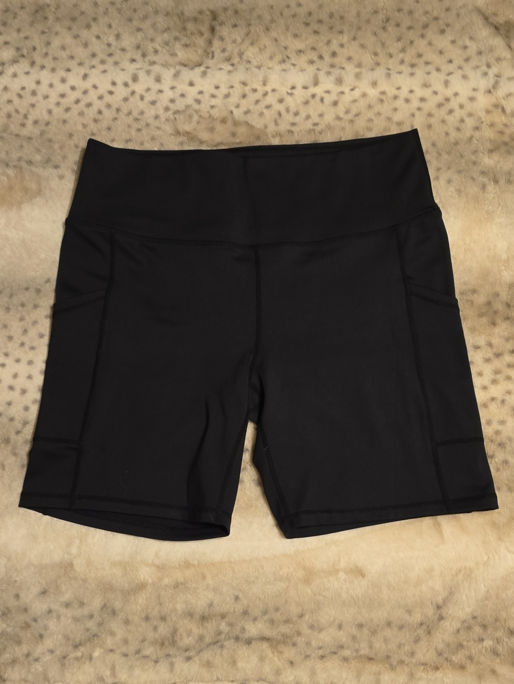 Yogalicious Black High-Waist Bike Shorts with Side Pockets